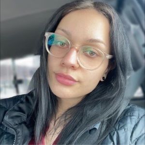 Meet your Posher, Amélie